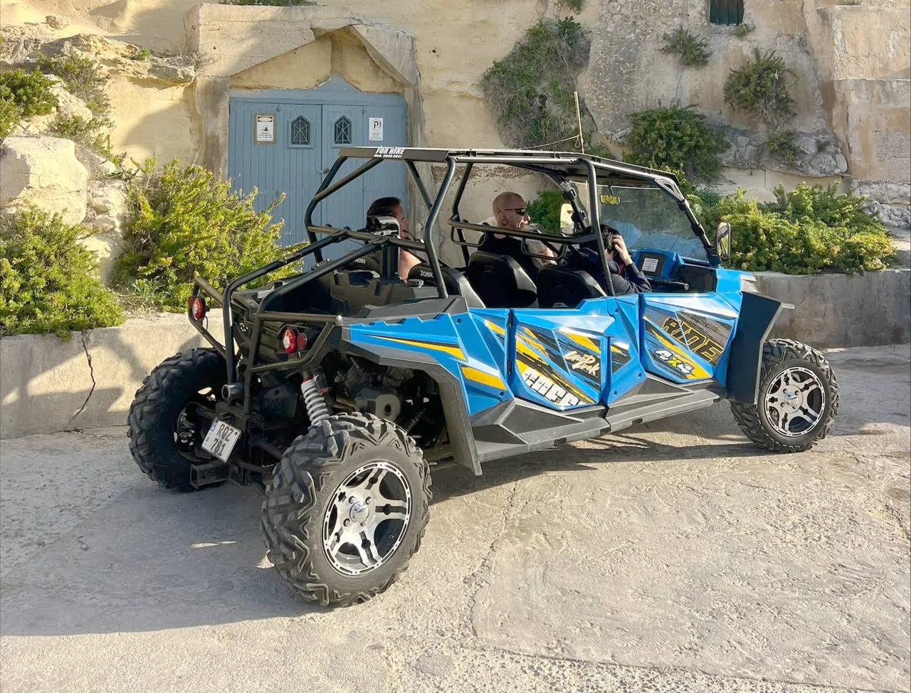 Parcourir Gozo en buggy lors d'une journée privée depuis St Julian's