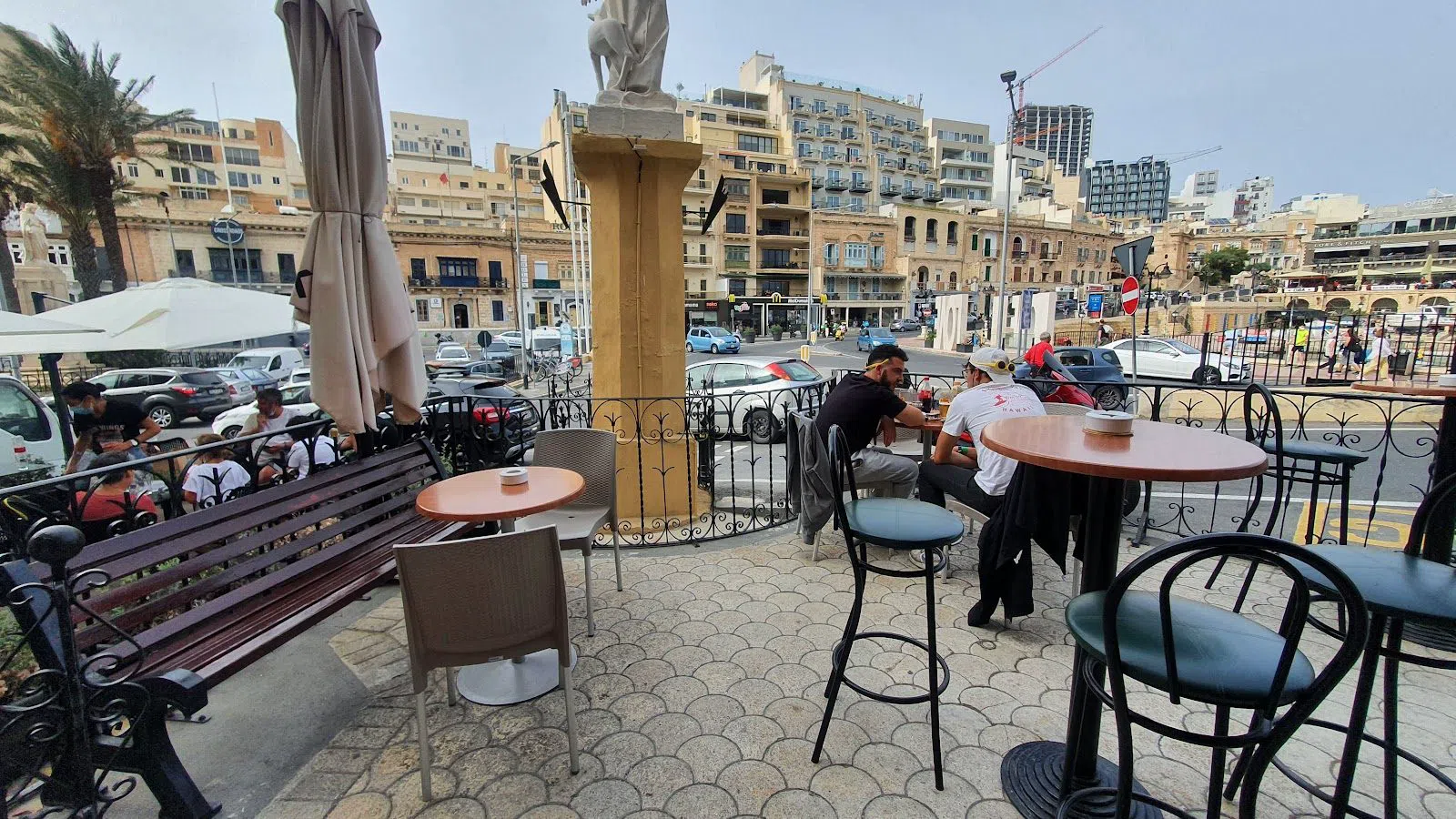 Saddles Pub, St Julian's