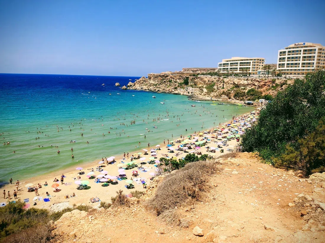 金湾和Għajn Tuffieħa,圣朱利安斯