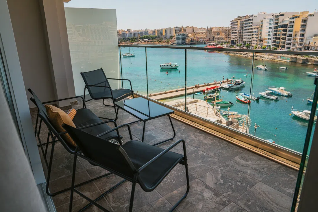 Spinola Bay harbour wall, St Julian's