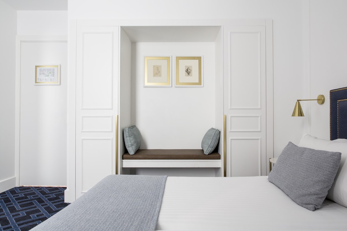 Midmost Hotel — photo 2