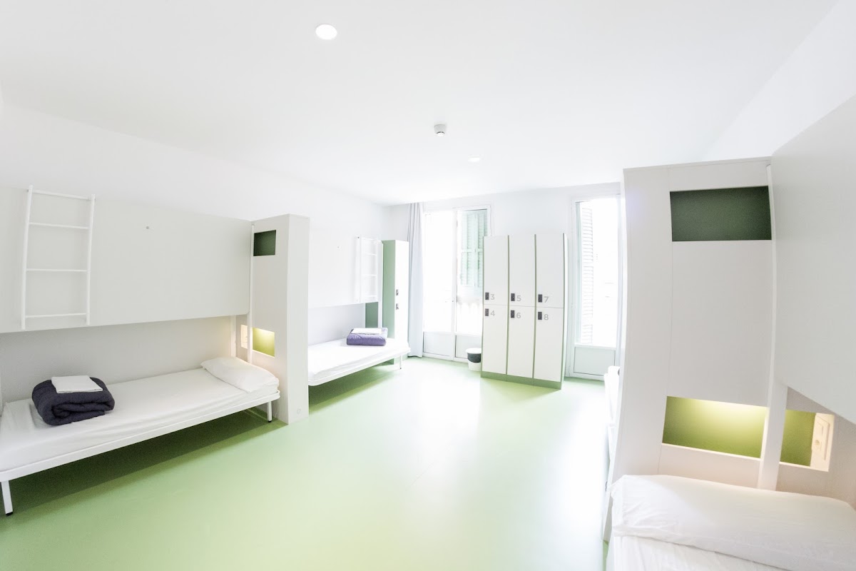 Sant Jordi Hostel Rock Palace — photo 4
