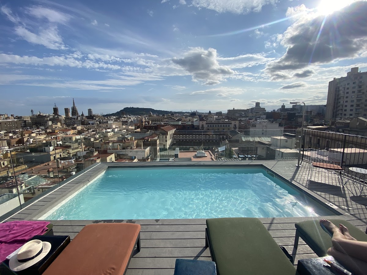 Yurbban Trafalgar Hotel — photo 4